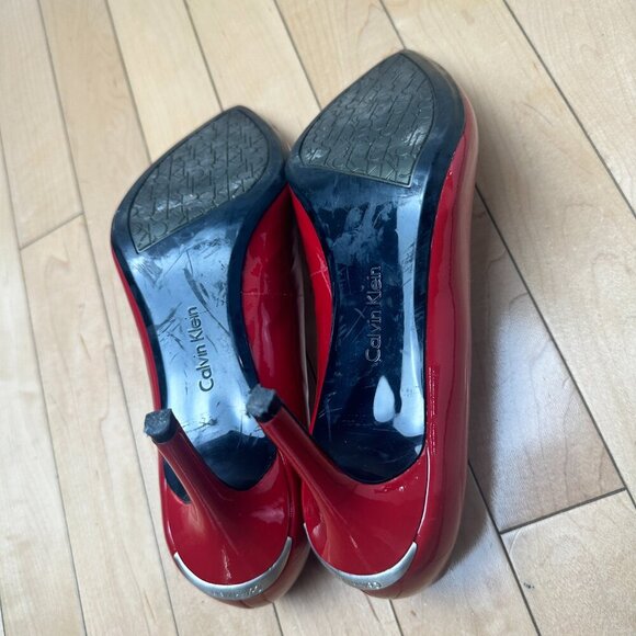 CALVIN KLEIN Red Patent Gayle Pumps Heels Pointed Toe Size 9 - Picture 12 of 12